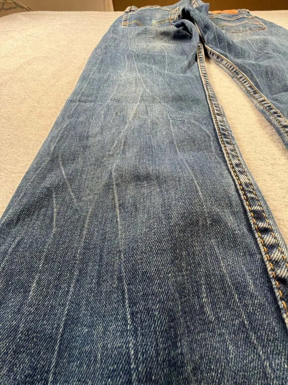 Levi's 514 Straight Leg Medium Wash Denim Jeans
